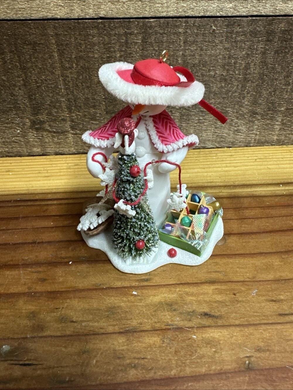 Hallmark Keepsake Ornament Club Decorating Snow Lady In Box